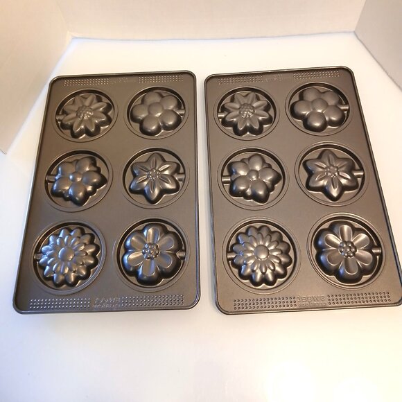 Celebrate It Sweet Creations Flower Cookie Baking Mold Make Cookie Pops Set Of 2 - Picture 4 of 5